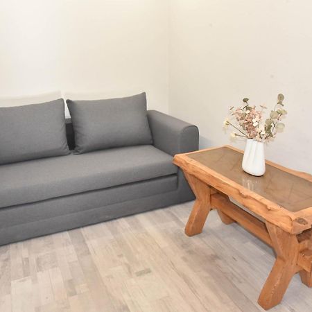 F K Apartments Artemida  Ngoại thất bức ảnh
