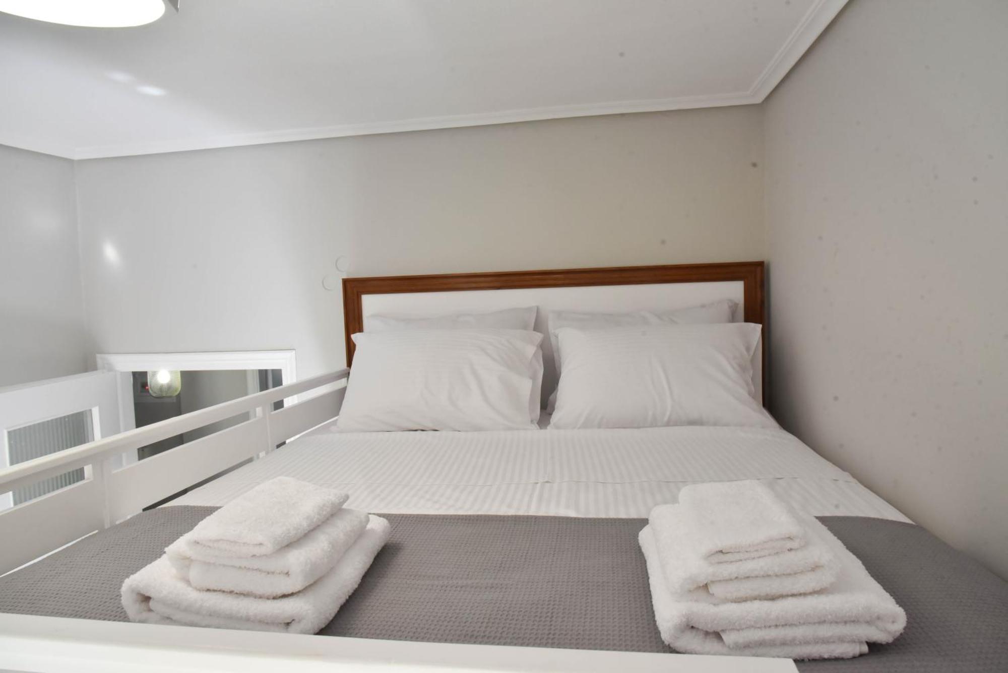 F K Apartments Artemida  Ngoại thất bức ảnh