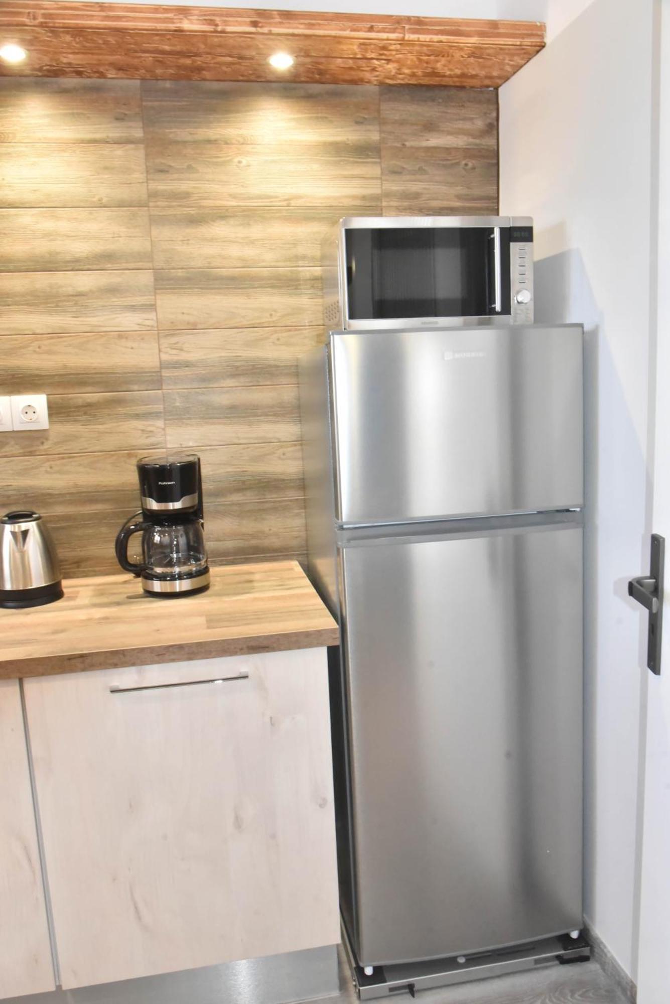 F K Apartments Artemida  Ngoại thất bức ảnh