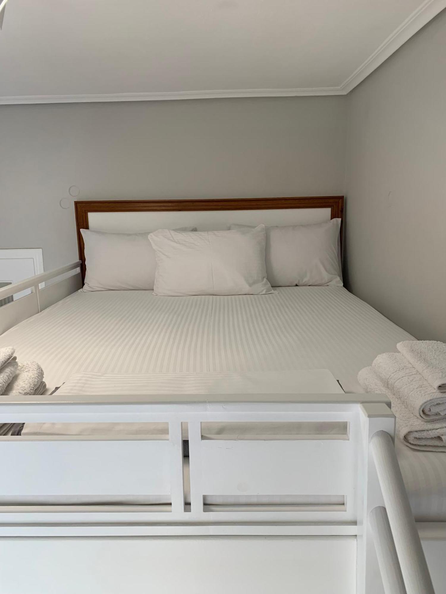 F K Apartments Artemida  Ngoại thất bức ảnh